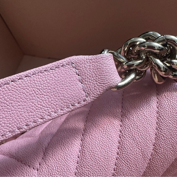CHANEL CHEVRON OLD MEDIUM BOY IN SAKURA PINK - Picture 16 of 16